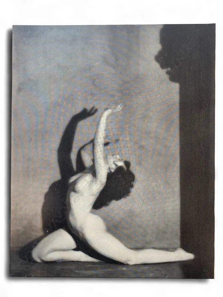 Unidentified photographer - Nude woman posing in profile, Image 1++